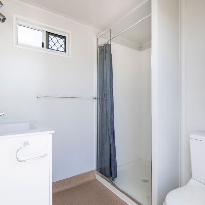 Luxury Ensuite (Ground Mounted)